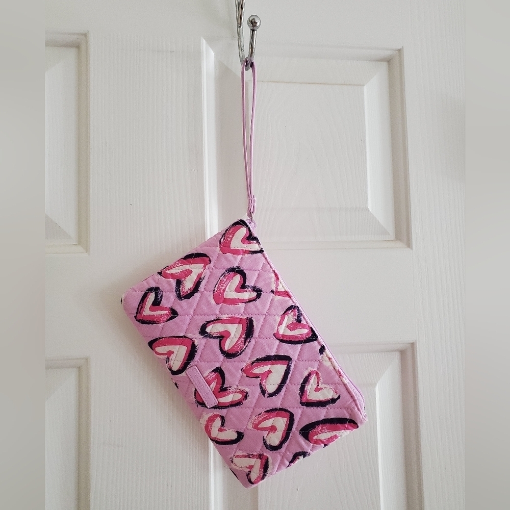VERA BRADLEY Large Slim Wristlet - Pink Hearts - New With Out Tags - Picture 1 of 8